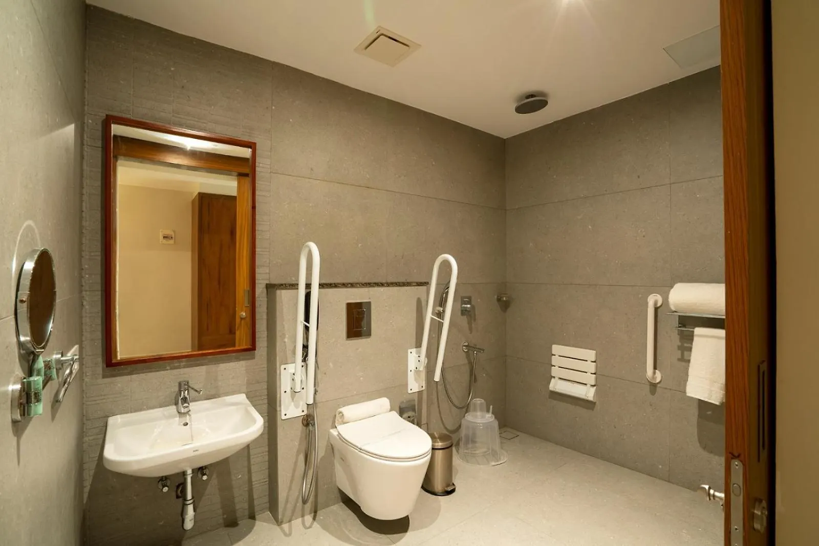 Hotel Grand Aria Ettumanoor